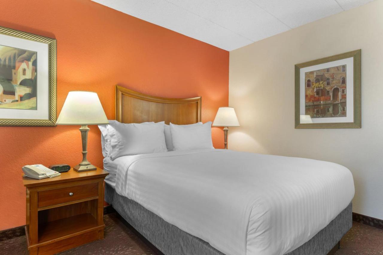 Holiday Inn Express Chicago-Downers Grove By Ihg Zewnętrze zdjęcie