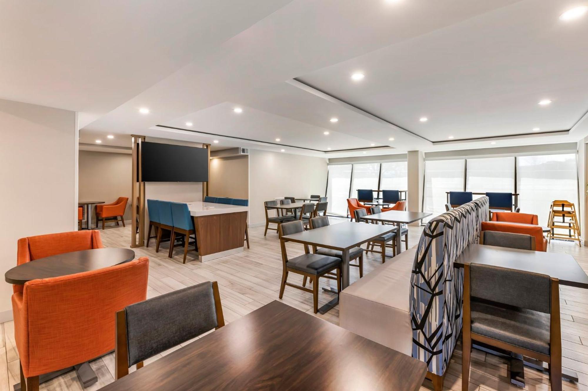 Holiday Inn Express Chicago-Downers Grove By Ihg Zewnętrze zdjęcie