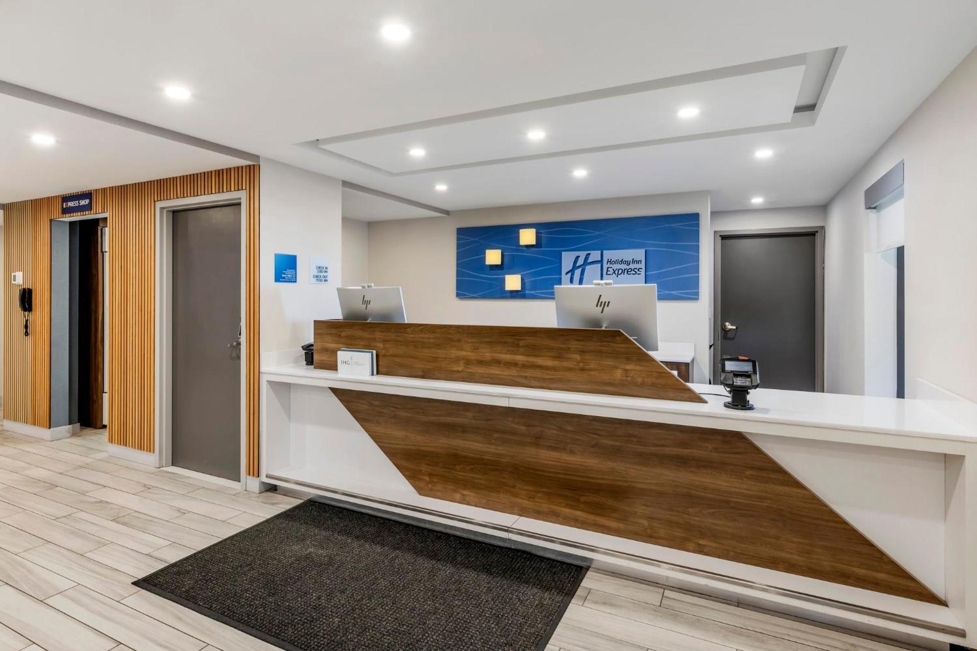 Holiday Inn Express Chicago-Downers Grove By Ihg Zewnętrze zdjęcie